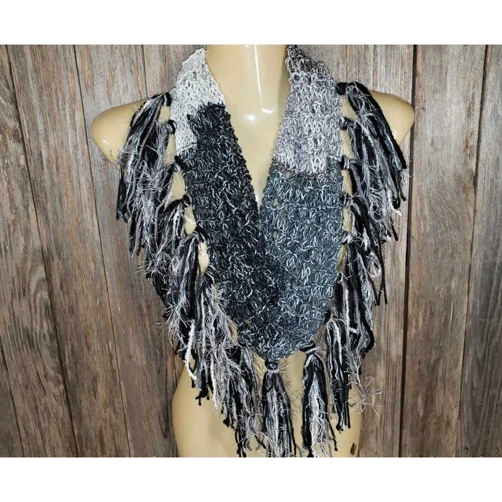 NEW Hand Knitted Black Gray White‎ Ombre Boho Cowl Scarf Fringe Festival Indie